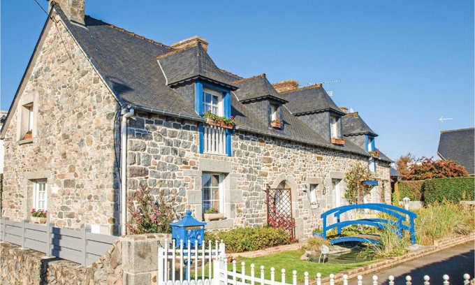 Langueux House | 4 Bedroom Lovely Home In Langueux