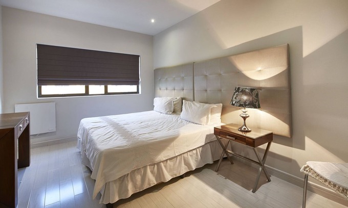 Greater Johannesburg Metropolitan Area Apartment | 4 Bedroom Luxury Apartment with king and twin beds in Sandton CBD