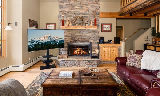 Big Sky House | 4 Bedroom Mountain Home with Mountain Views and Ski In/ Out Access