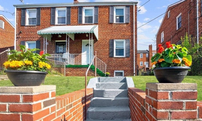 Southeast House | 4-bedroom Oasis in DC