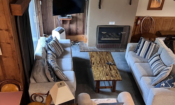 Central Vermont- Killington Condo | 4-bedroom room duplex ~ Ski In