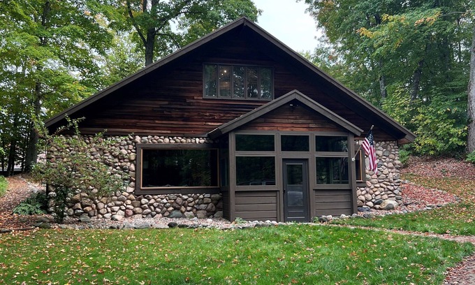 Maple City Cabin | 4 Bedroom Rustic and Secluded Cabin. Dogs Welcome!