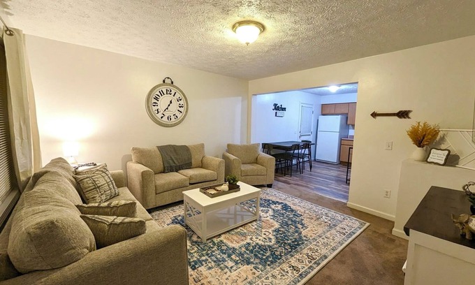 Blacksburg House | 4 Bedroom Spacious Home - Close to VT