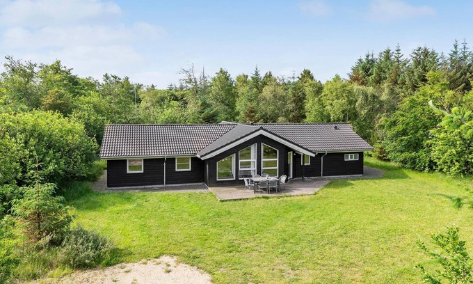 Torup Strand House | 4 bedroom stunning home in Fjerritslev