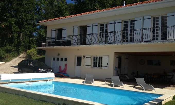 Bonnes House | 4 bedroom villa with private pool and stunning views over the River Dronne