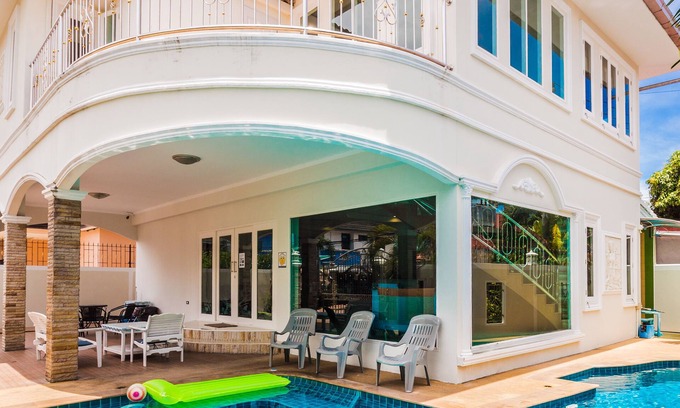 South Pattaya Villa | 4 Bedroom Villa with Private Pool 5 Minutes Walking Street and Beaches