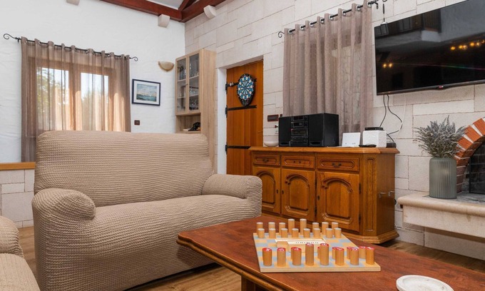 Supetar Villa | 4 bedroom villa with swimming pool