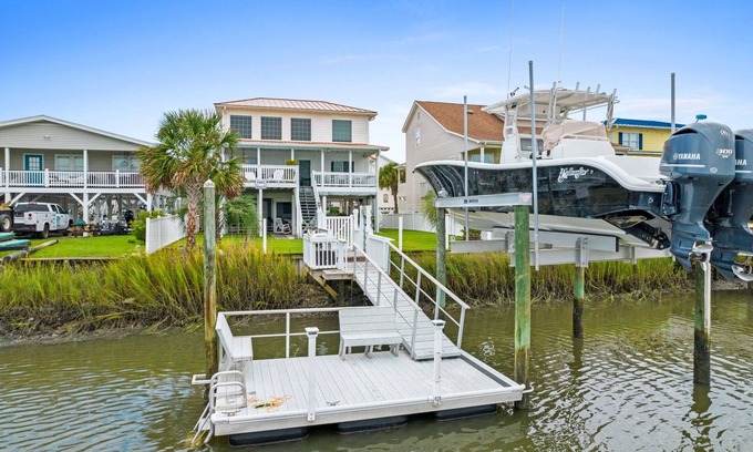 Ocean Isle Beach House | 4 Bedroom! Walk to Beach, Restaurants and Park! Boat Dock! VEIWS and SUNSETS!