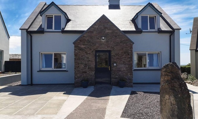 Waterville House | 4 bedroomed holiday home close to the beach