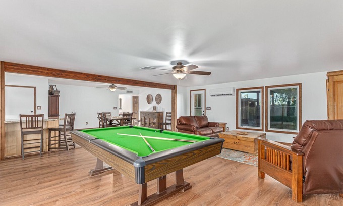 South Mountain House | 4 Bedrooms, Full Kitchen, Pool table, BBQ, Garage & RV Parking, Golf, Hiking