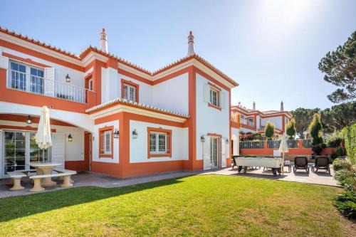 Albufeira Villa | 4 Bedrooom Private Villa Ribeiro II with pool, garden, wi-fi