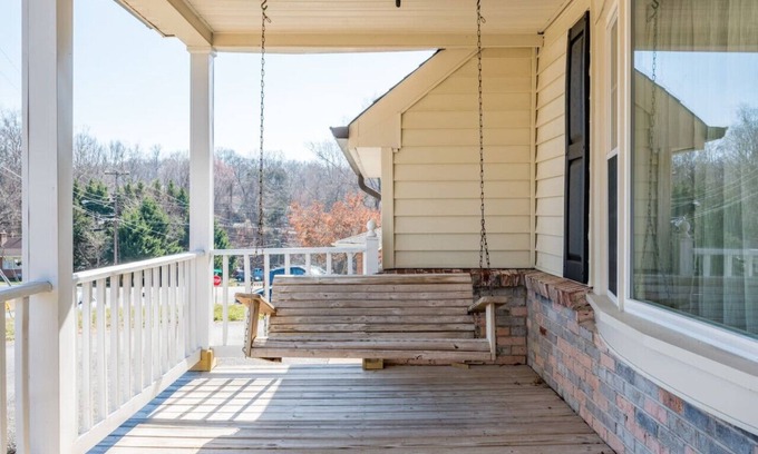 Lynchburg House | 4 BR Home | Quaint | Near LU | Family-Friendly