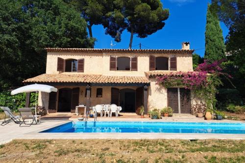 Le Cannet Villa | 4 BR Villa with Pool Sea View AC Parking - BENAKEY