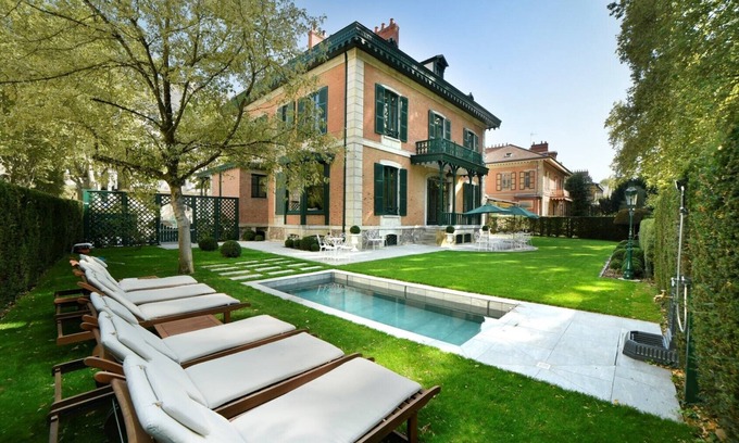 Vichy Villa | 4 Chambres au Chalet Clermont-tonnerre + Piscine