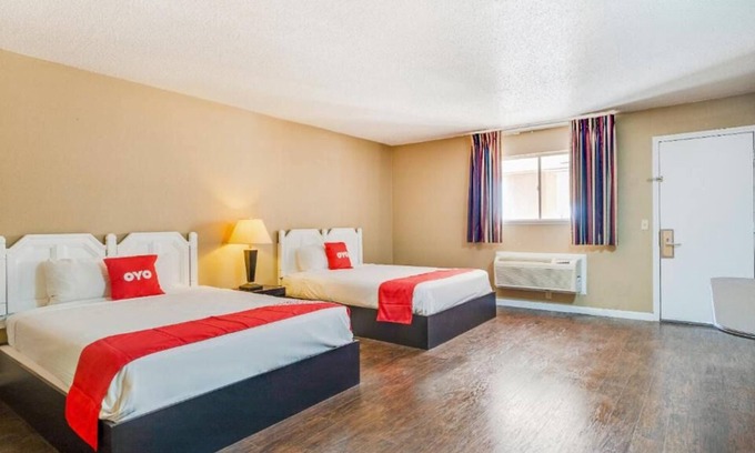 Elk City House | 4 Comfortable Units Close to Ackley Park, National Route 66 Museum, Free Parking