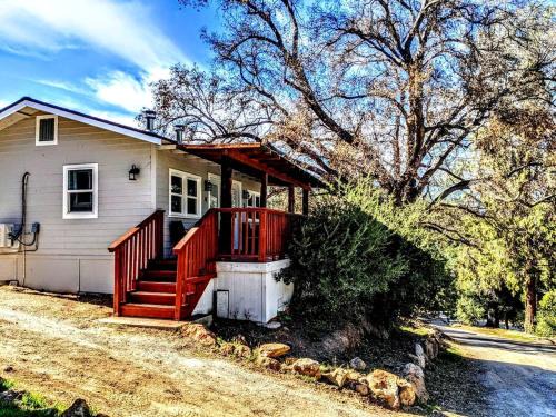 Pauma Valley House | #4 Falcon's Chalet Cabin with Fireplace & Amazing Views, Santa Ysabel, CA