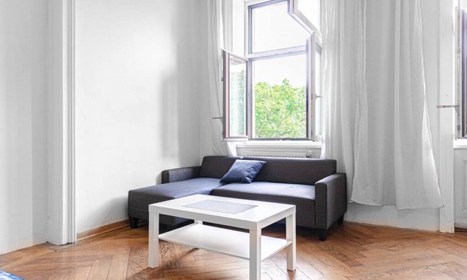 Wahring Apartment | 4 Great Apartments AKH - Ideal for Groups of 19