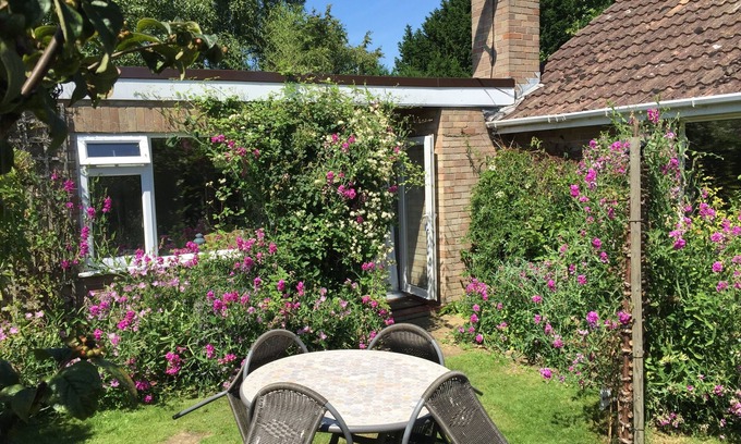 Saxmundham House | 4 * Holiday Cottage In Lovely Sleepy Village