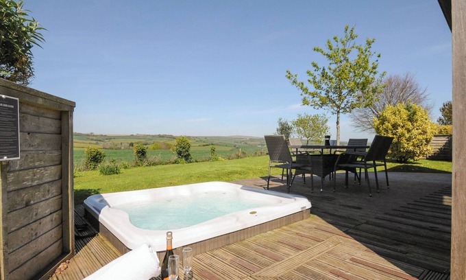 Dobwalls Cottage | 4 HORIZON VIEW, family friendly, luxury holiday cottage in Dobwalls