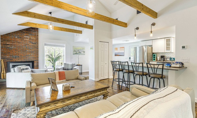 Mashpee Neck House | 4 Mi to Beach: Cape Cod Retreat in Mashpee!