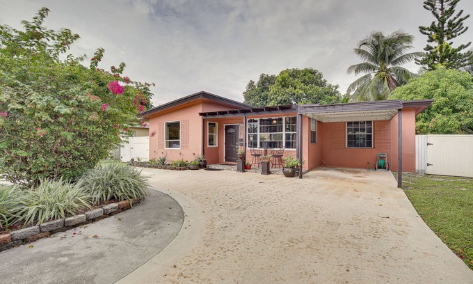Highland Garden House | 4 Mi to Beach: Hollywood Home w/Patios!