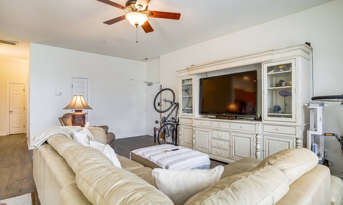Villages of Five Points Condo | 4 Mi to Beaches: Pet-Friendly Lewes Condo!