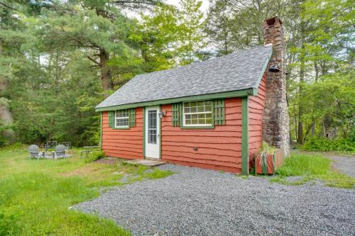 Blakeslee House | 4 Mi to Big Boulder The Cozy Cabin on 8 Acres!