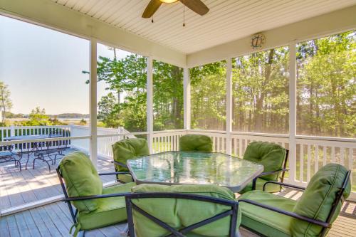 Selbyville House | 4 Mi to Fenwick Island Home with Pool Access and Deck