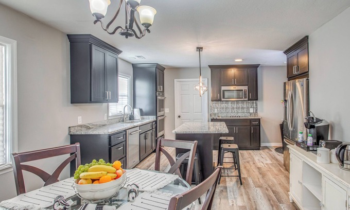 Loris Cottage | 4 Mi to Loris Nature Park: Family Home w/Yard