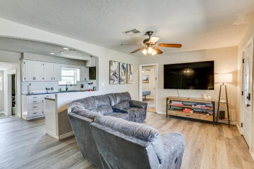Lawton House | 4 Mi to Museum of the Great Plains Lawton Home!