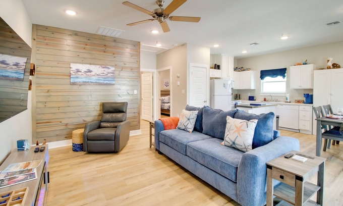 Fulton Cottage | 4 Mi to Rockport Beach Park: Home w/Resort Perks