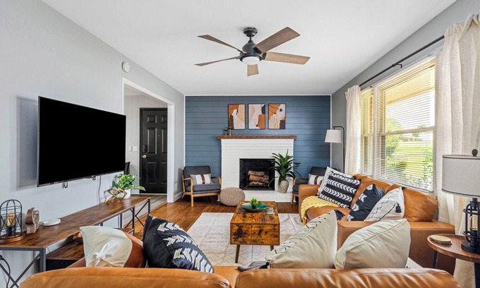 Vista Acres House | 4 mins to LU Cozy Home Game Room Fire Pit