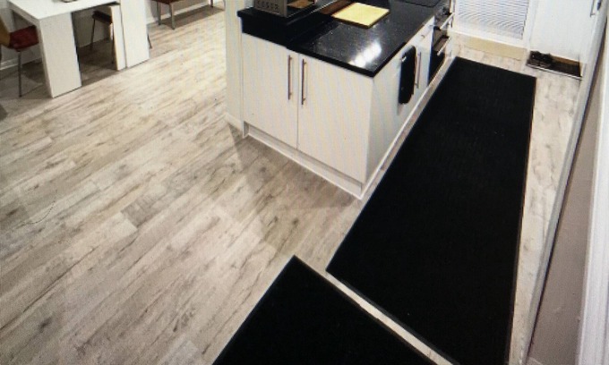 Walton-on-Thames Other | 4 minute walk to Hersham station - 30 mins to London & comes with my cat Peppa.