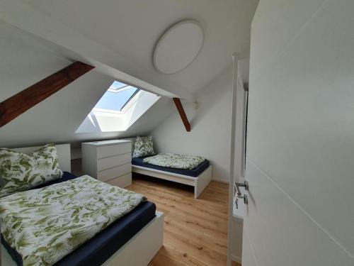 Weststadt Sudlicher Teil Apartment | 4.OG/Maisonette-Wohnung neu/4-Zimmer/Weststadt
