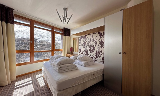 Arc-1800 Apartment | 4-person apartment at the foot of the slopes, Edenarc Arc 1800 prestige residence with swimming pool