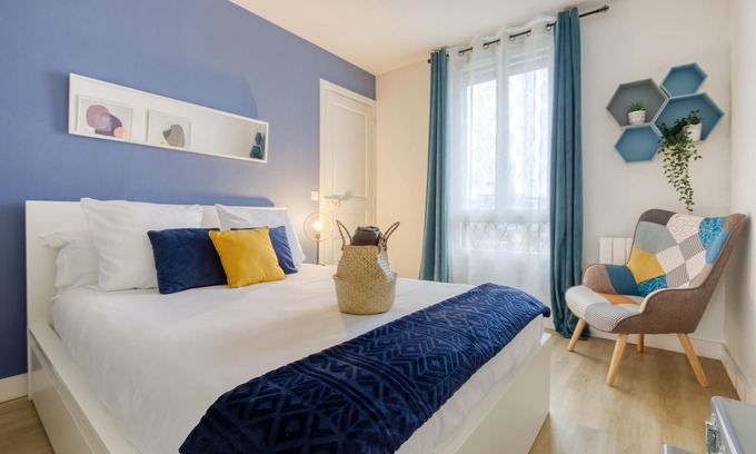 Ivry-port Apartment | 4-person apartment/Subway and train station 5 minutes/Parking/Self-check-in
