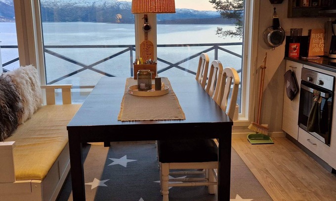 Kvaenangen House | 4 person holiday home in Sørstraumen