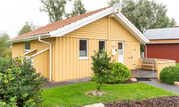 Norderteil House | 4 person vacation home with sauna, wood-burning stove and a beautiful garden with terrace in Otterndorf