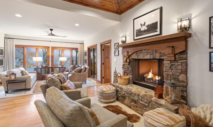 Boone House | 4 Pines
