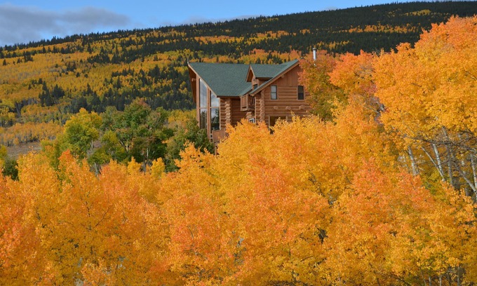 Warm Springs Cabin | 4 Primary Suites!,Private fishing, Ski at Breck or Monarch, Sauna