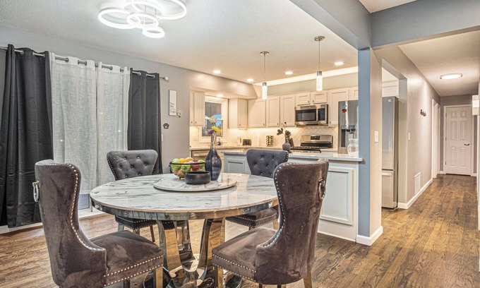 Omaha House | 4 Private Bedrooms, 3 Full Baths, Beutiful Chefs Kitchen, Yard, EV Charger