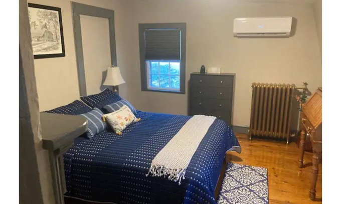 Balmville Apartment | #4 Quaint 1 bedroom apartment in Historic Building