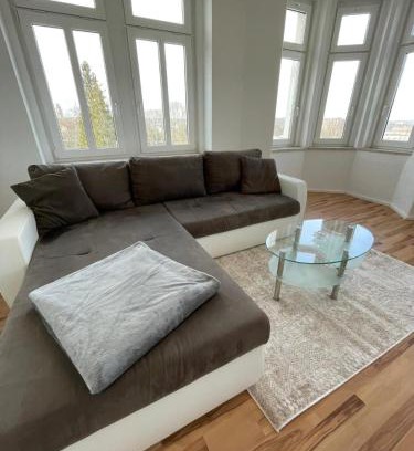 Plauen Apartment | 4 Raum Wohnung mit Balkon u Badewanne Phil 3