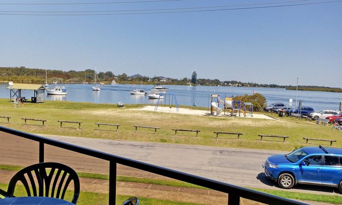Hawks Nest Apartment | 4 Rio Vista! - spectacular views of the Myall River