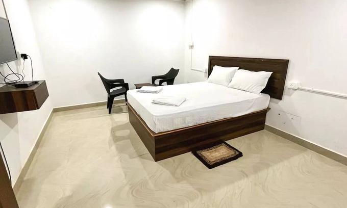 Calangute Hotel | 4 rooms - 4Bed - AC Room - balcony - Calangute-nn
