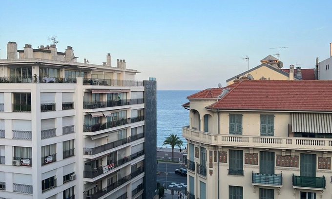 La Madeleine Apartment | 4 rooms apartment front of the sea.