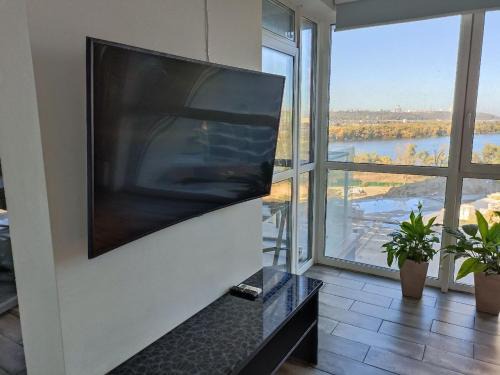 Pozniaky Apartment | 4 rooms apartment with a view of the Dnieper River