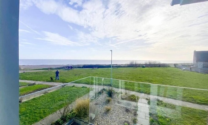Pakefield House | 4 Sea View Walk, Pakefield