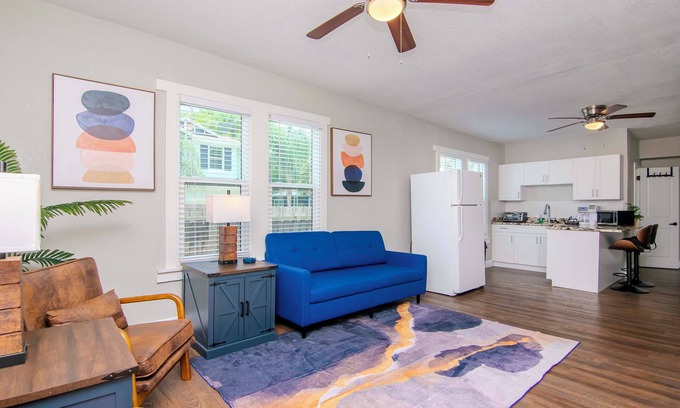 Tampa Heights Apartment | 4 Seasons of Fall in Tampa Heights - Unit 2