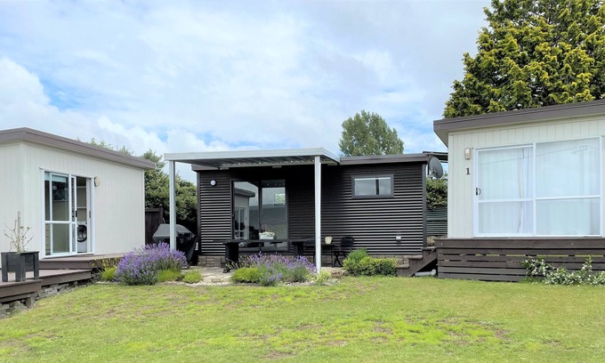 Mangakino House | 4 separate cabins with kitchen and bathroom cabin and 3 bedrooms